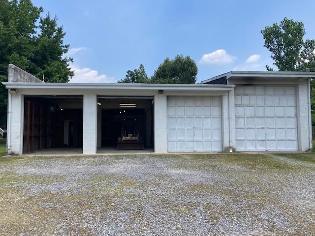 Detached Garage, Exterior
