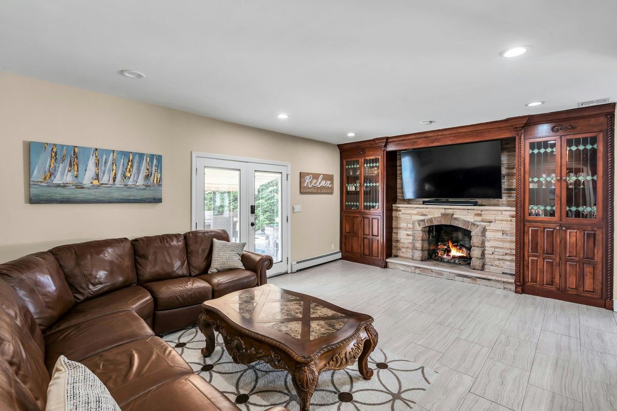 Fireplace, Interior, Living room, Recessed Lighting