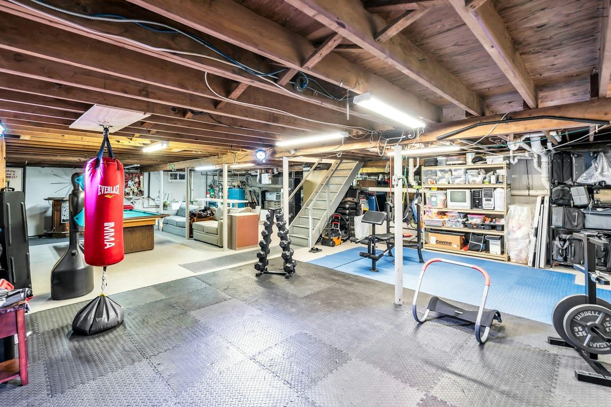 Fitness Equipment, Interior, Wooden Beams, Wooden Ceilings