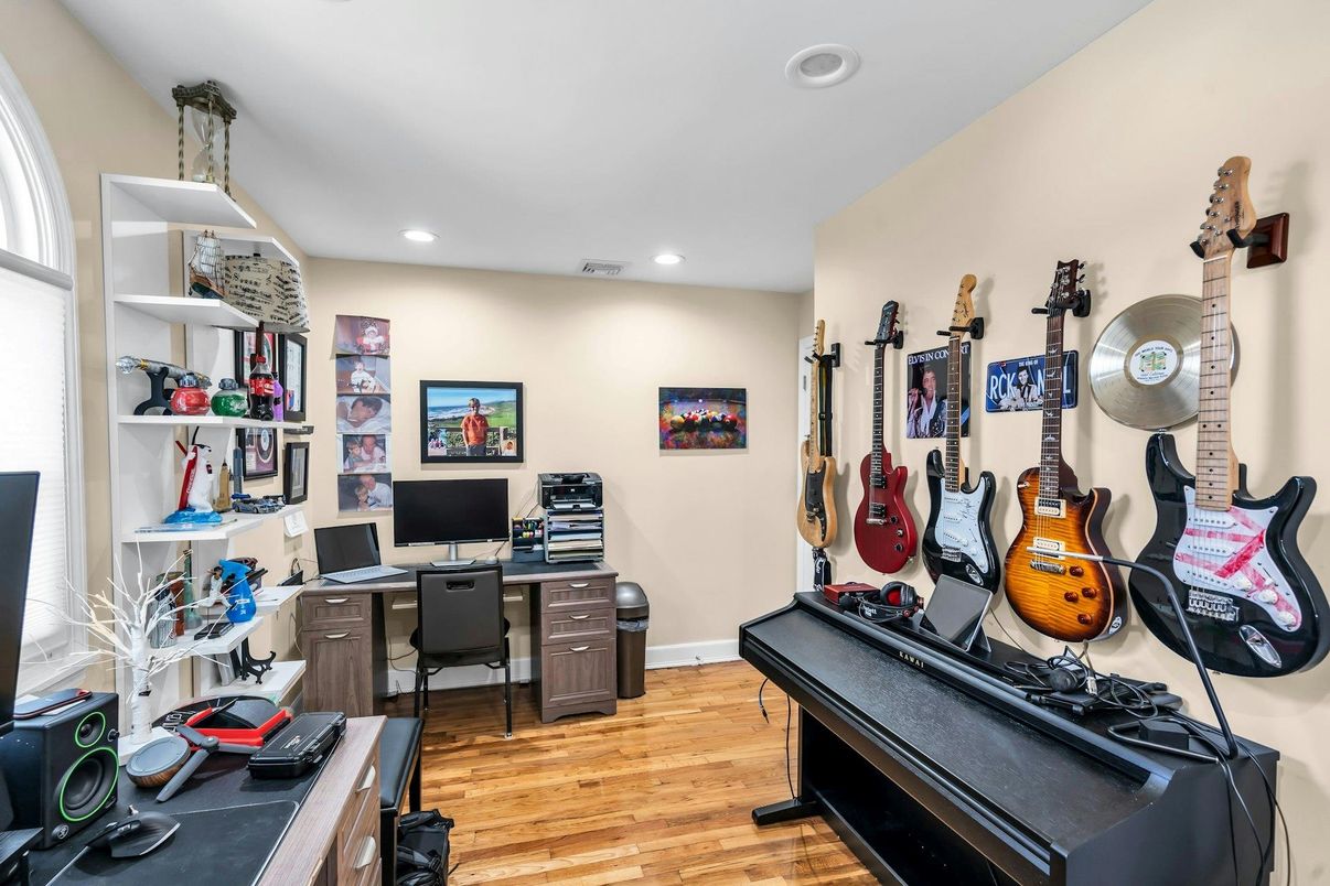 Home Office, Interior, Recessed Lighting, Wood Texture Flooring