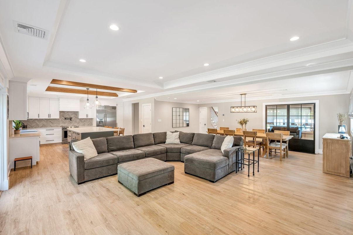 Dining room, Interior, Kitchen, Living room, Pendant Lights, Recessed Lighting, Stainless Steel Appliances, Wood Texture Flooring