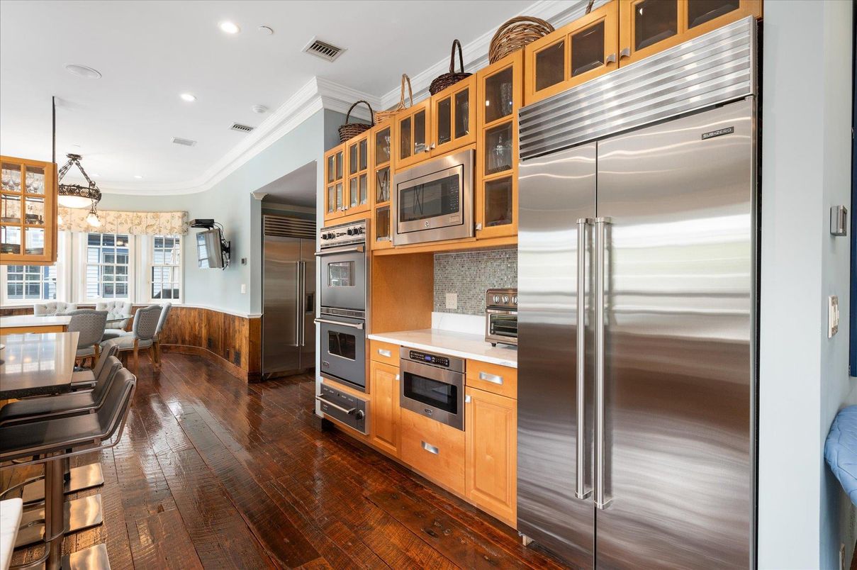 Dining room, Interior, Kitchen, Pendant Lights, Recessed Lighting, Stainless Steel Appliances, Wood Texture Flooring