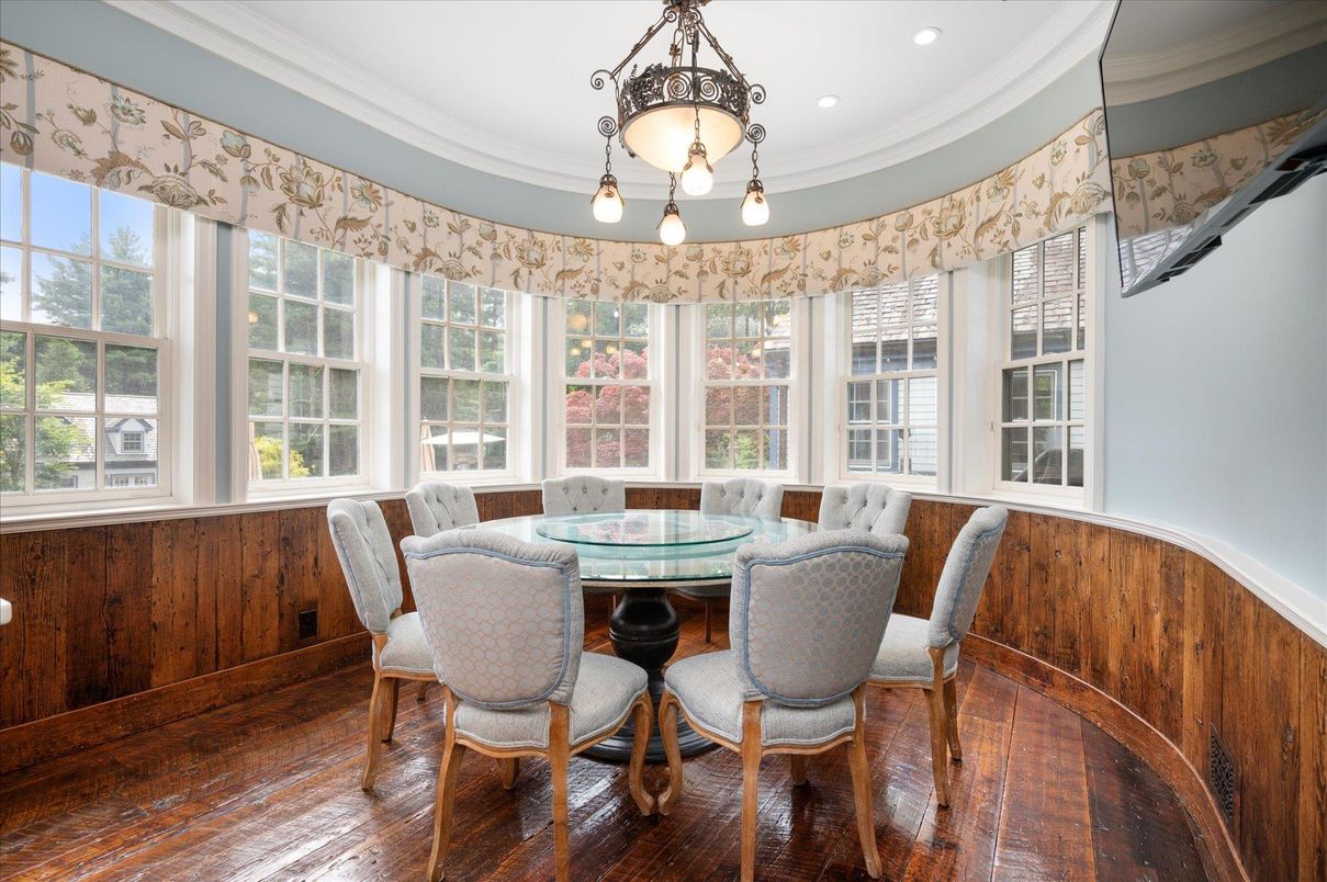 Dining room, Interior, Pendant Lights, Recessed Lighting, Wood Texture Flooring