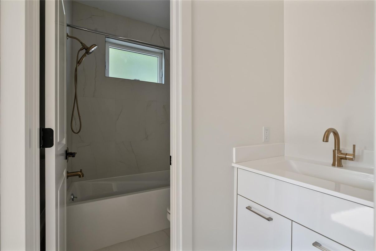 Bathroom, Interior, Marble Walls