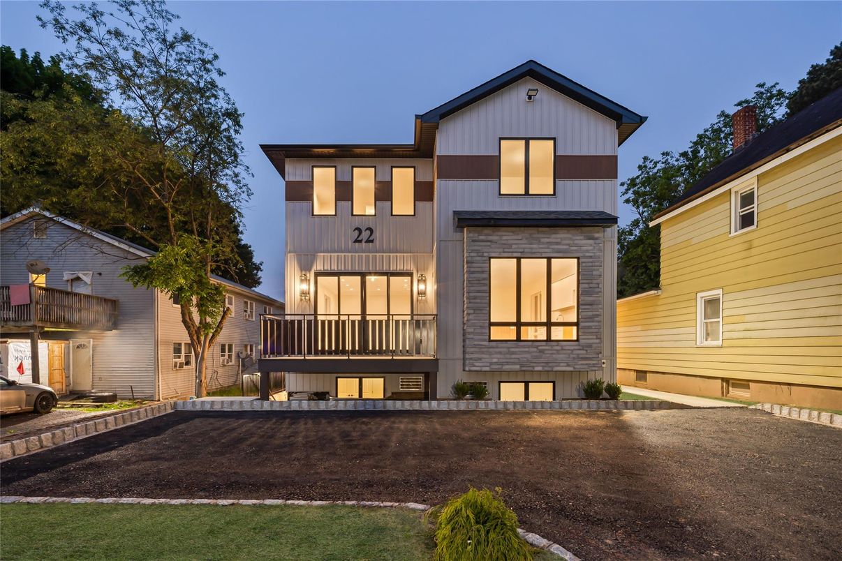 Backyard, Exterior, Facade, Farmhouse