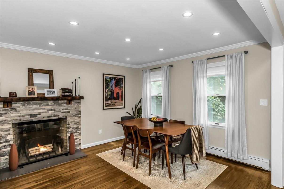 Dining room, Fireplace, Interior, Recessed Lighting, Wood Texture Flooring