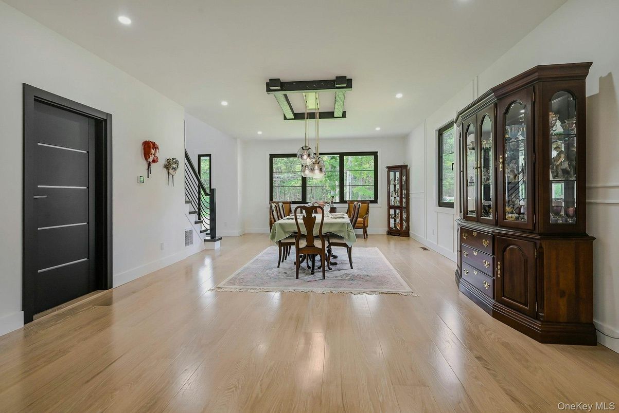 Chandelier, Dining room, Interior, Pendant Lights, Recessed Lighting, Wood Texture Flooring