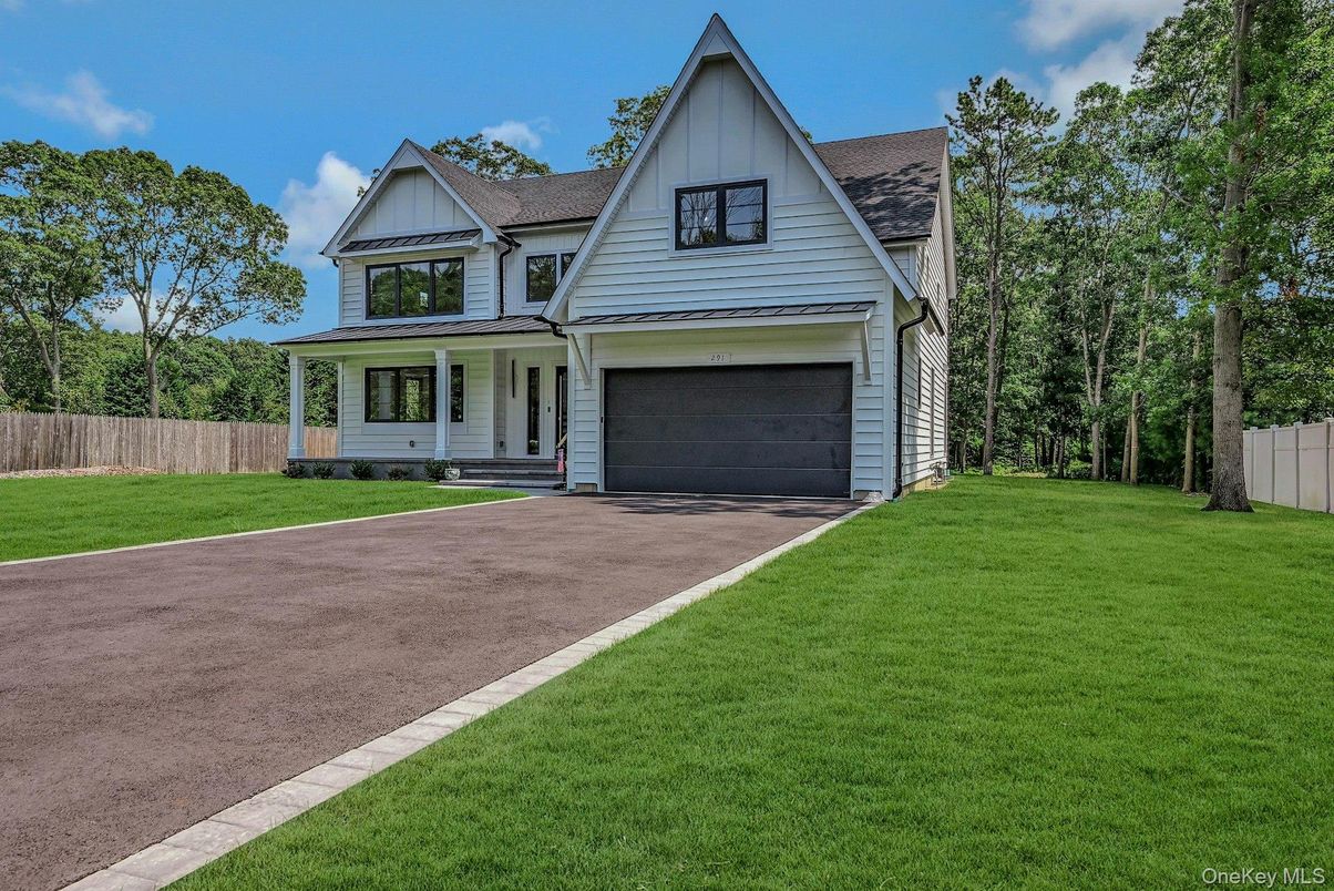 Attached, Exterior, Facade, Farmhouse
