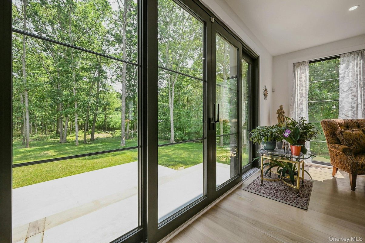 Interior, Recessed Lighting, Sun Room, Wood Texture Flooring