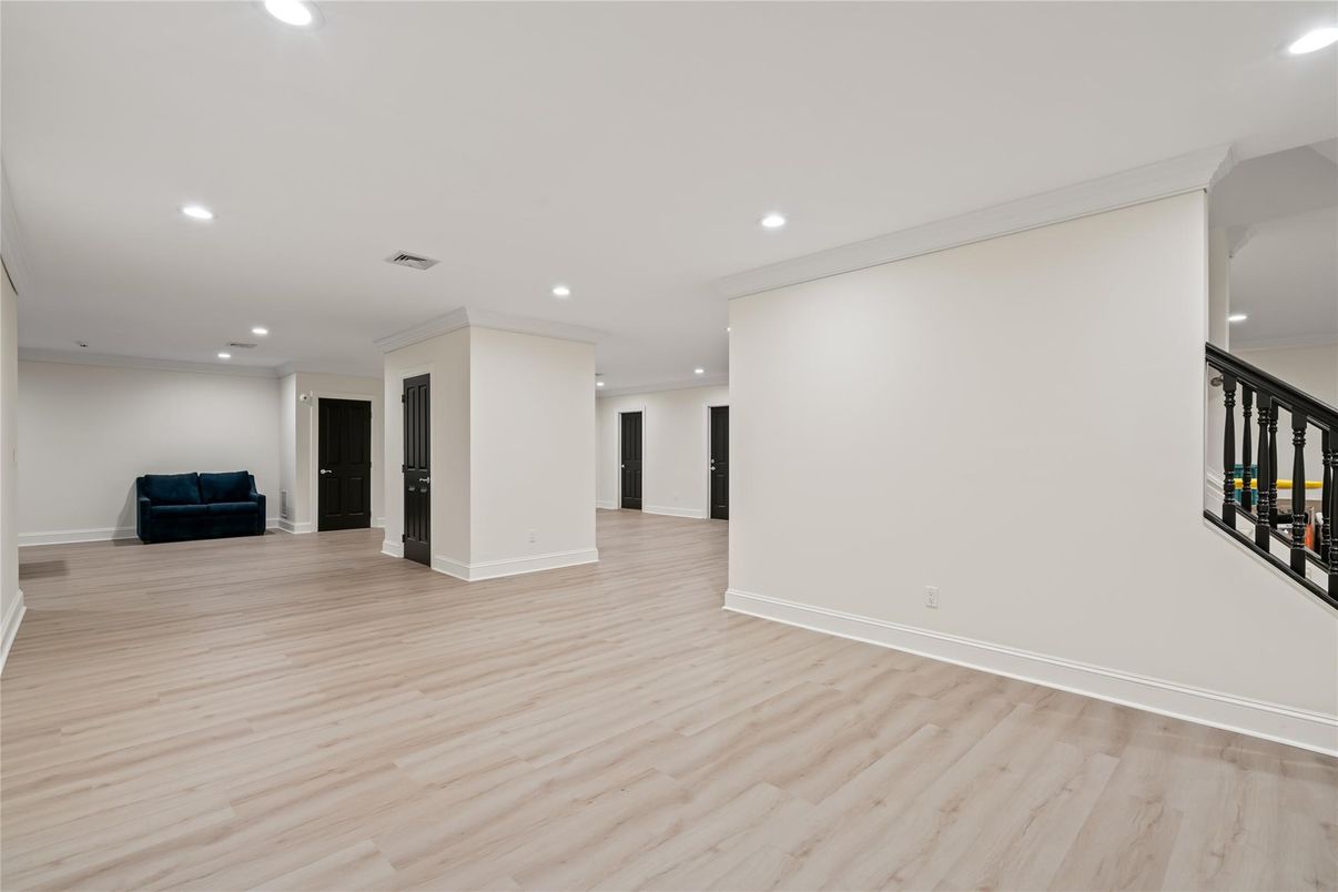 Empty room, Interior, Recessed Lighting, Wood Texture Flooring