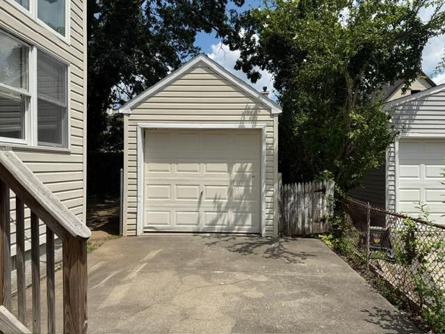 Detached Garage, Exterior