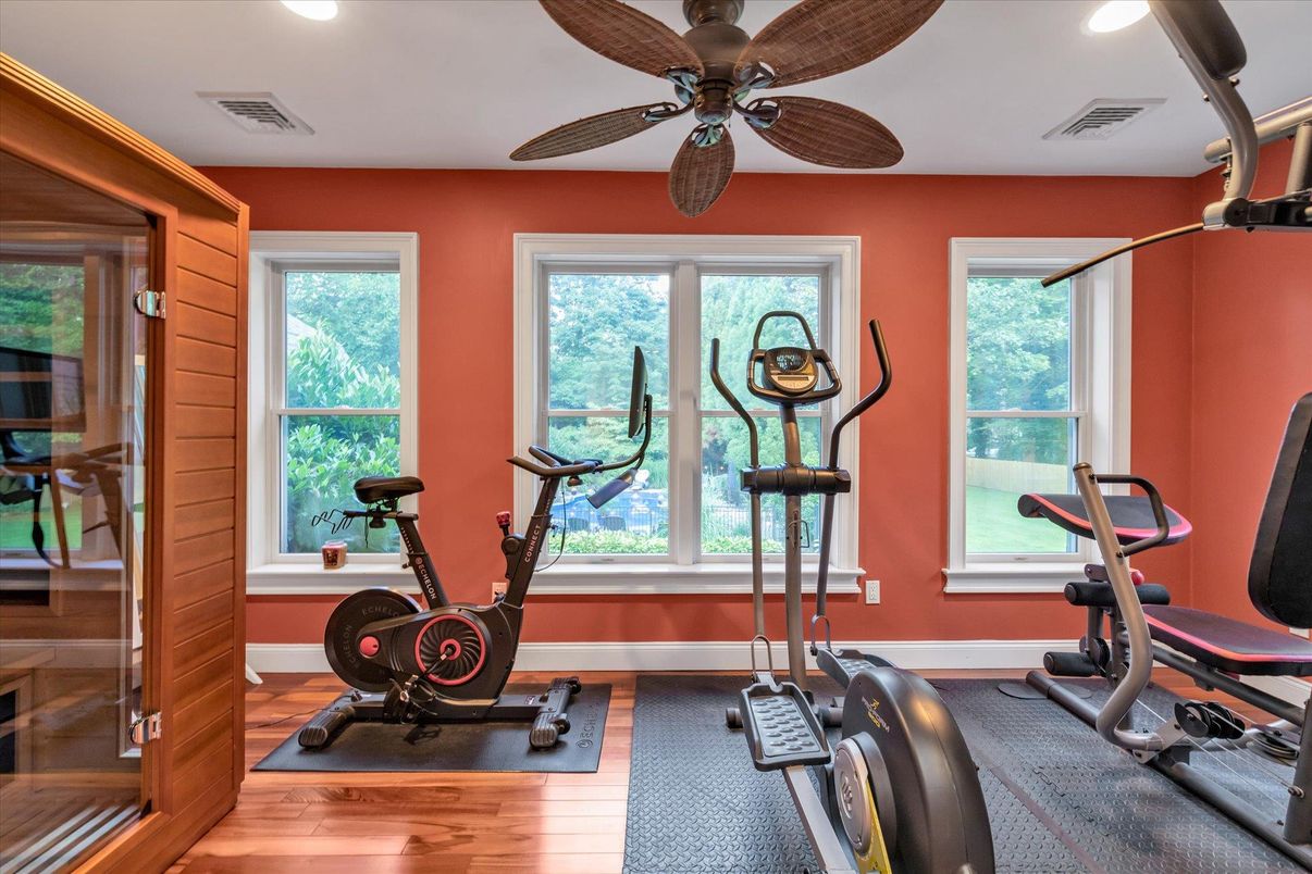 Fitness Equipment, Interior, Recessed Lighting, Wood Texture Flooring