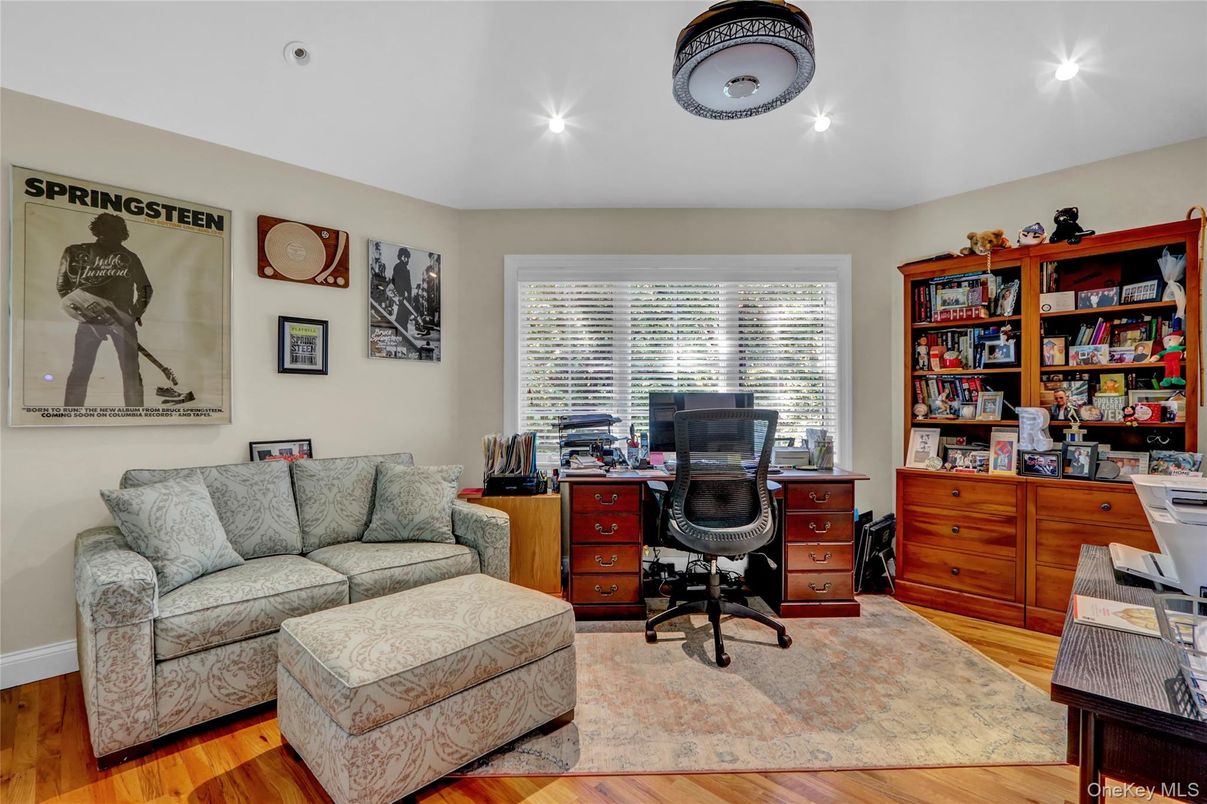 Home Office, Interior, Recessed Lighting, Wood Texture Flooring