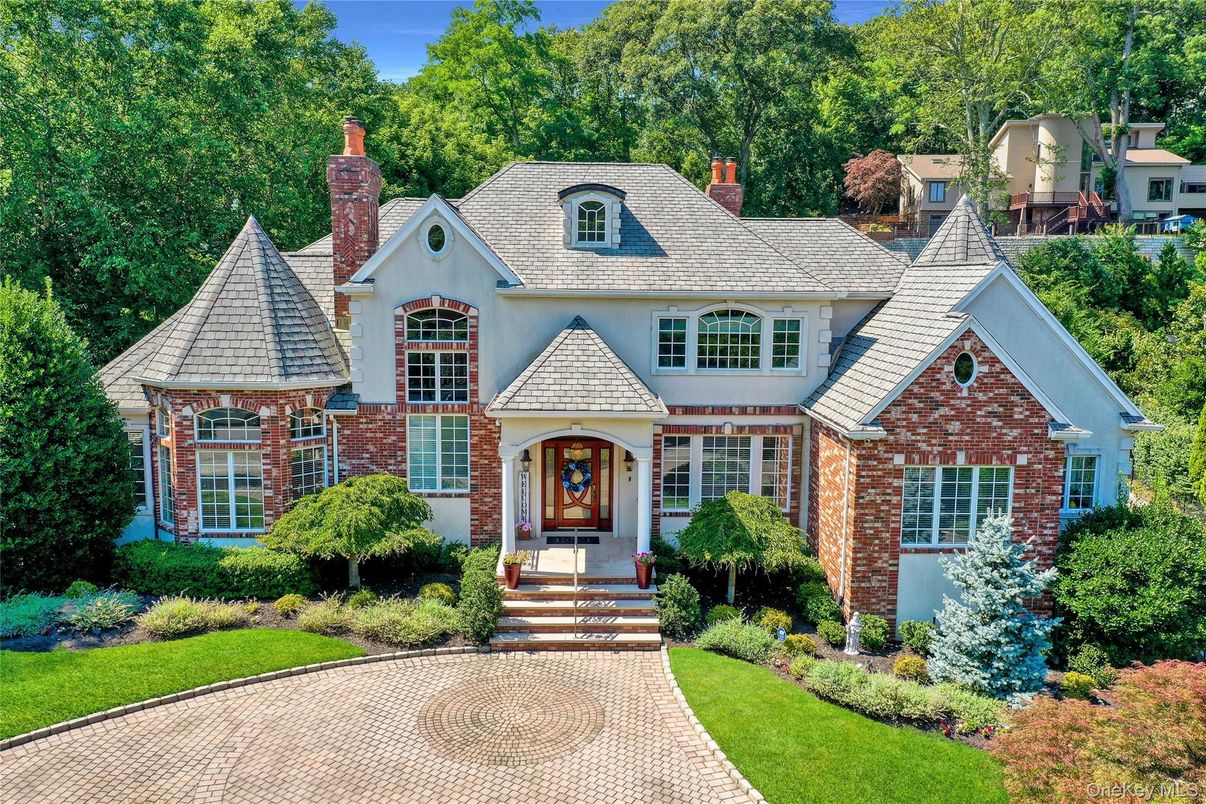 Exterior, Facade, Brick Facade, French Provincial