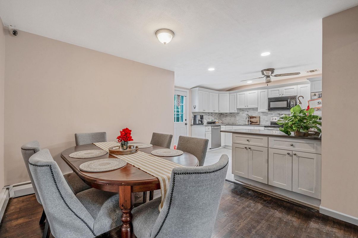 Dining room, Interior, Kitchen, Recessed Lighting, Wood Texture Flooring