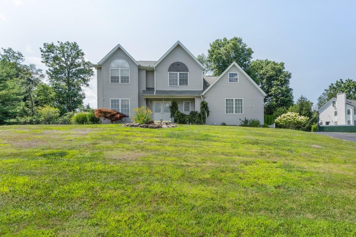 Backyard, Exterior, Facade, Farmhouse