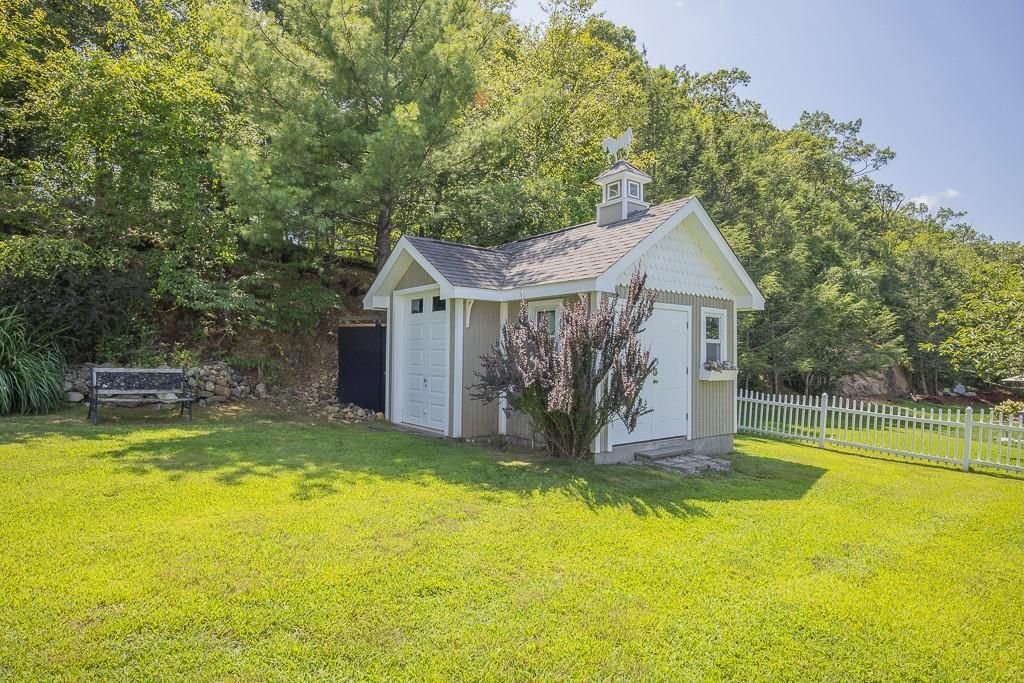 Backyard, Detached Garage, Exterior
