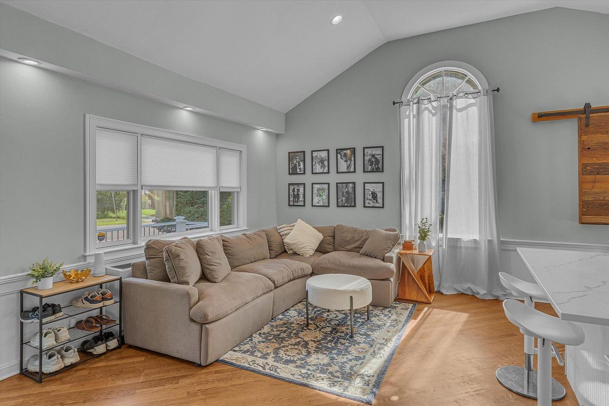 Interior, Living room, Recessed Lighting, Wood Texture Flooring