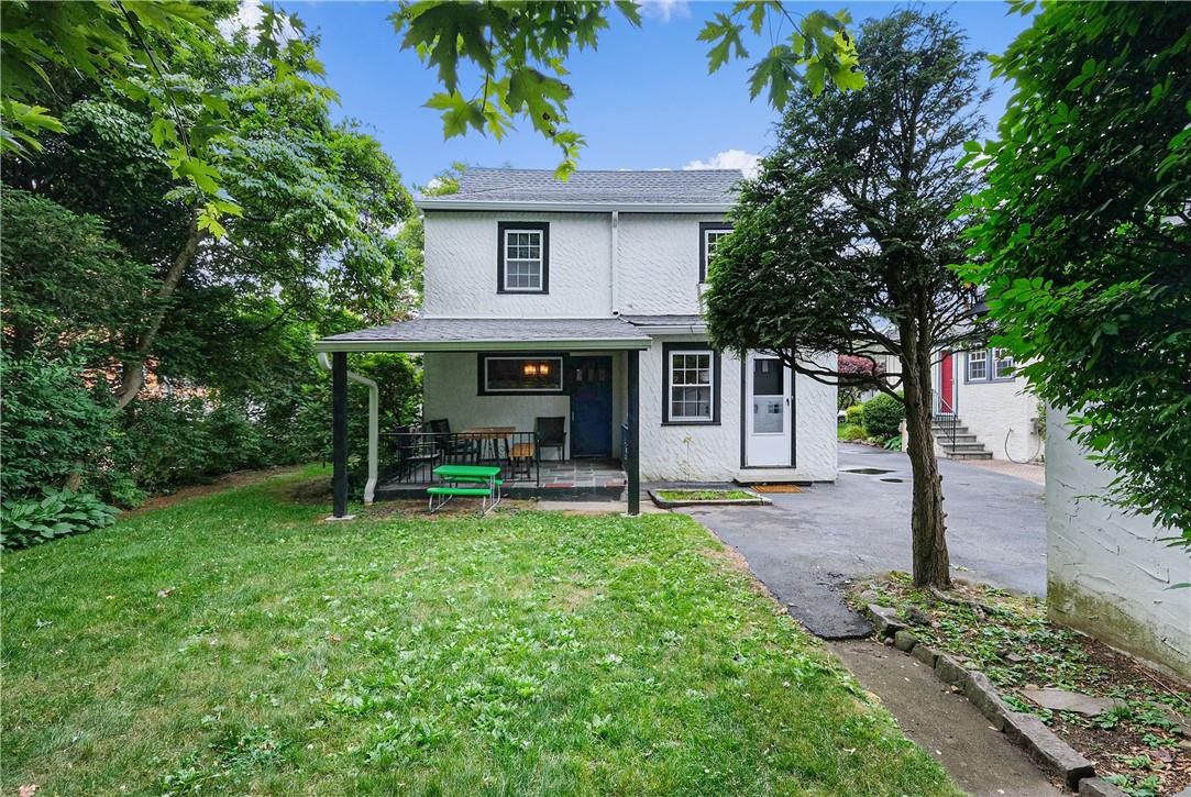Backyard, Exterior, Facade, American Foursquare