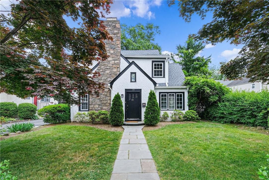 Exterior, Facade, Tudor Revival