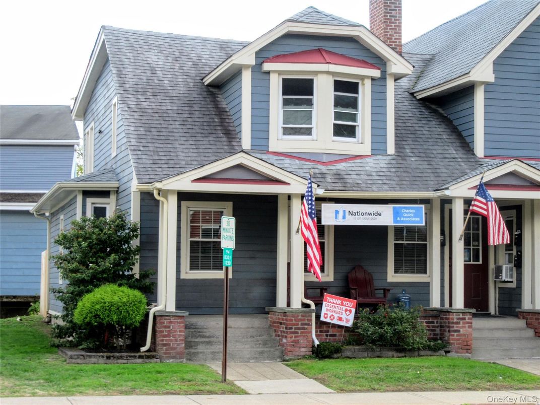 Exterior, Facade, Queen Anne Victorian