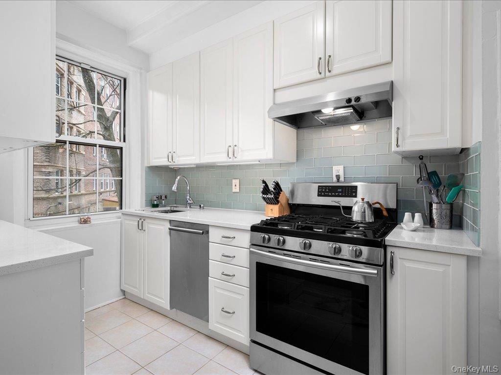 Interior, Kitchen, Stainless Steel Appliances