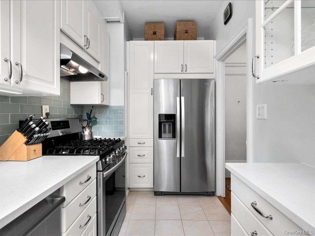 Interior, Kitchen, Stainless Steel Appliances