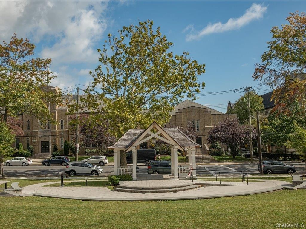 Exterior, Facade, None
