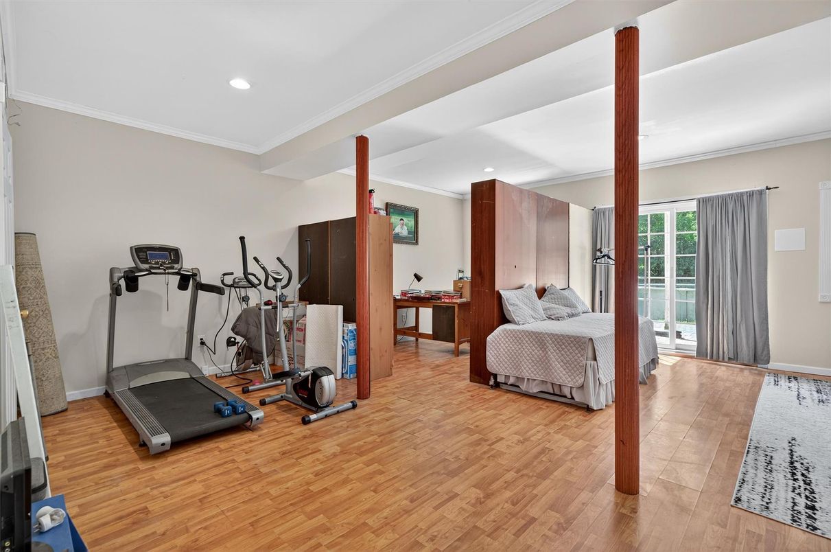 Bedroom, Fitness Equipment, Interior, Recessed Lighting, Wood Texture Flooring