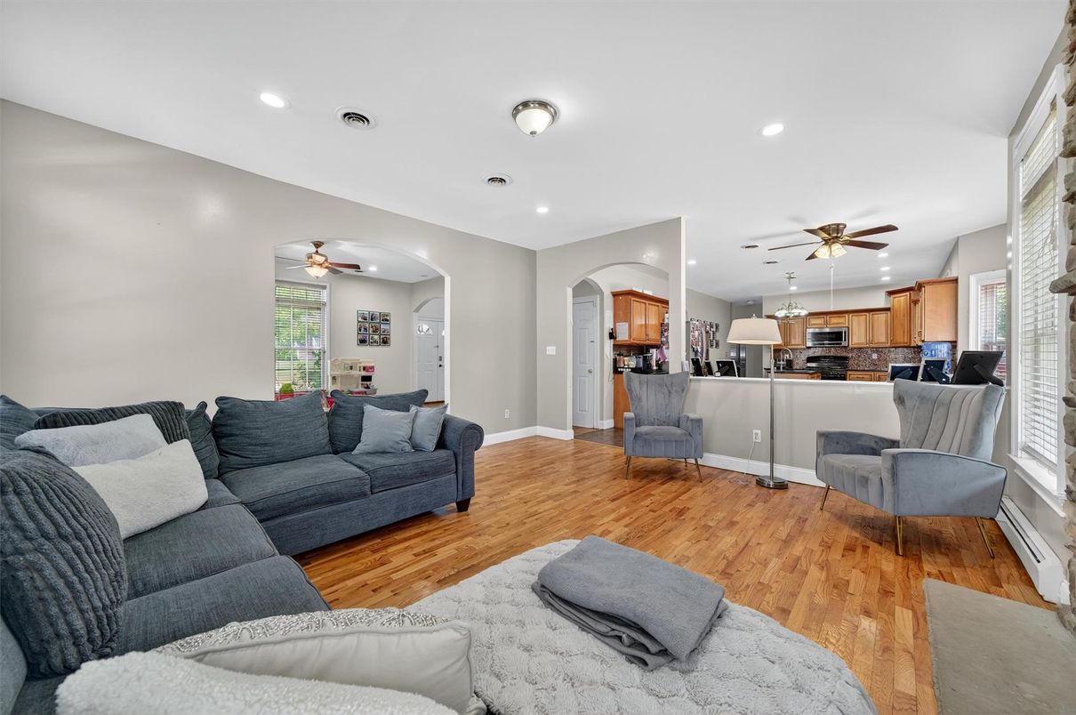 Interior, Kitchen, Living room, Recessed Lighting, Wood Texture Flooring