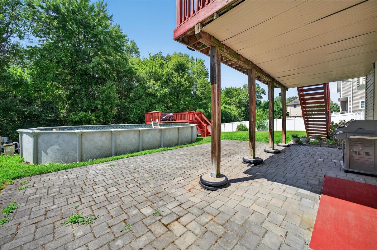 Backyard, Exterior