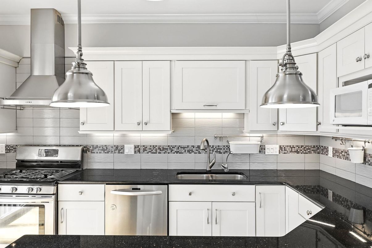 Interior, Kitchen, Pendant Lights, Stainless Steel Appliances