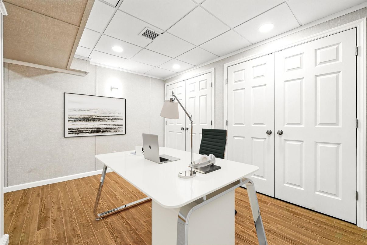 Home Office, Interior, Recessed Lighting, Wood Texture Flooring