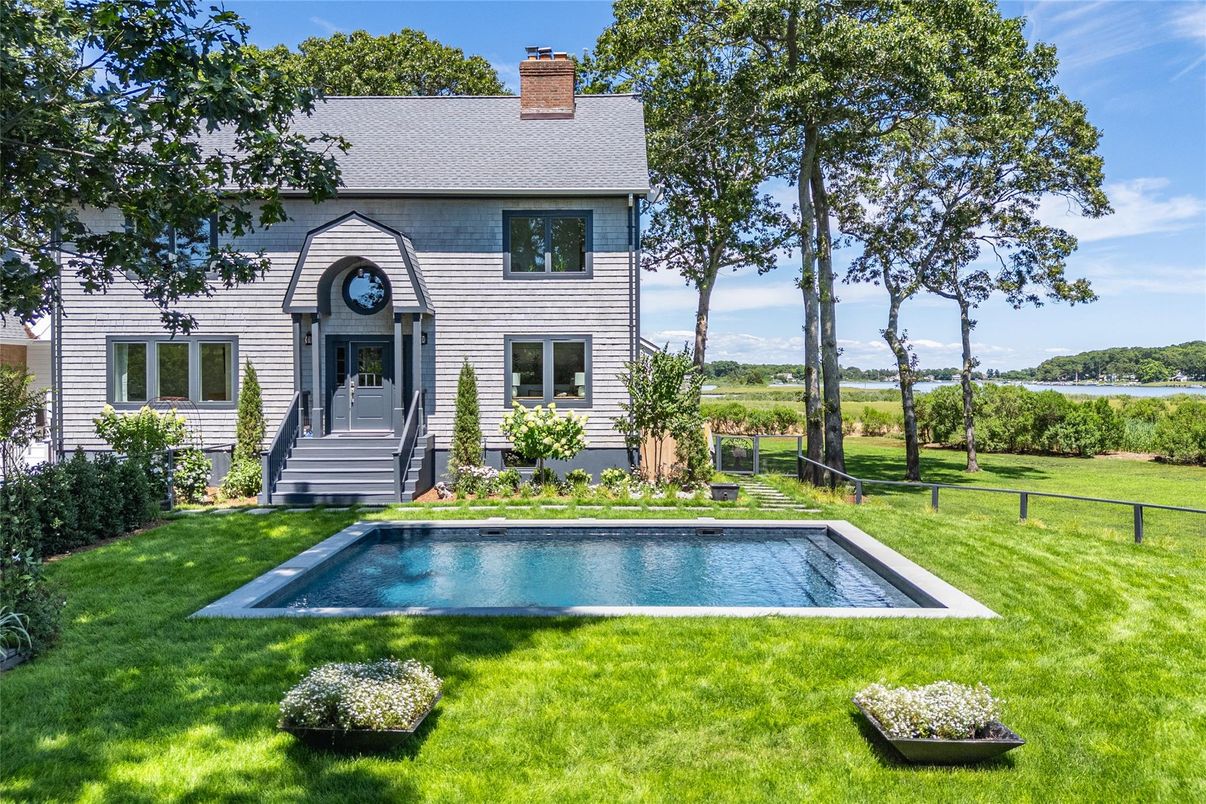 Backyard, Exterior, Facade, Pool, Georgian