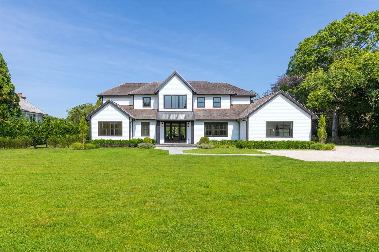 Backyard, Exterior, Facade, Farmhouse