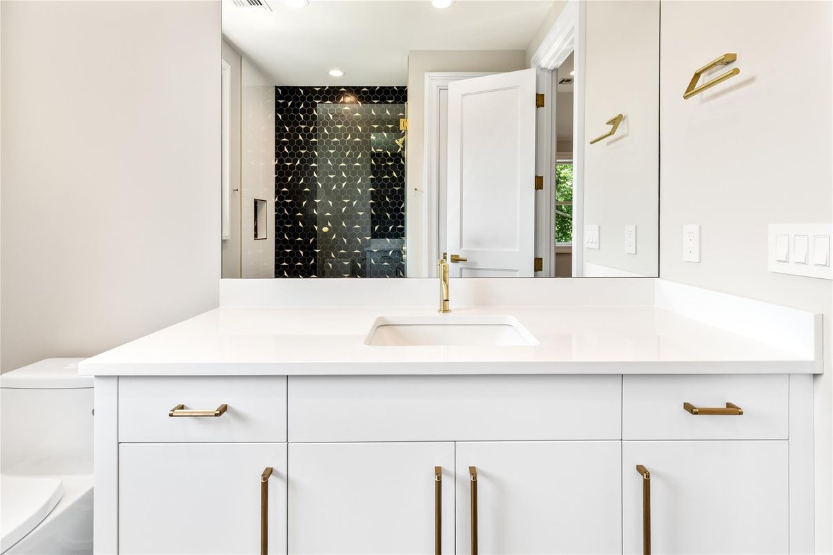 Bathroom, Interior, Recessed Lighting