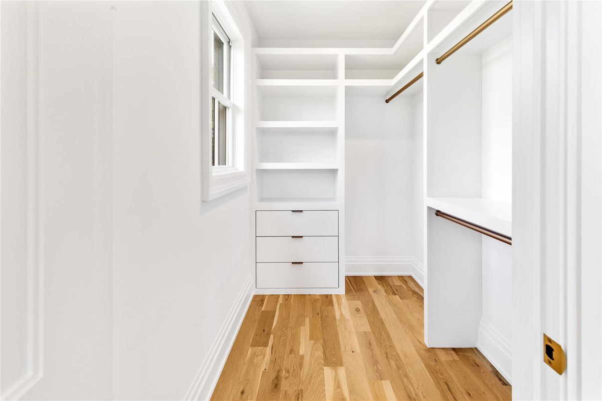 Interior, Walk-in Closets, Wood Texture Flooring