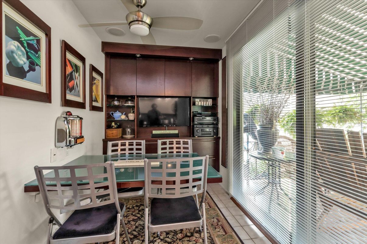 Dining room, Interior