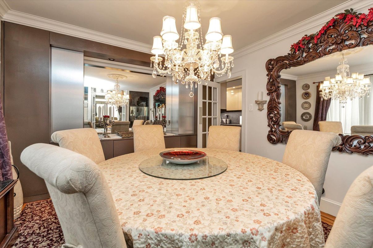 Chandelier, Dining room, Interior