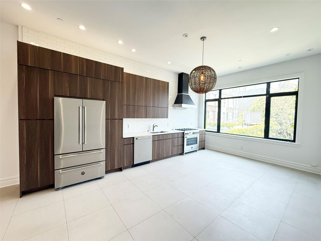 Interior, Kitchen, Pendant Lights, Recessed Lighting, Stainless Steel Appliances