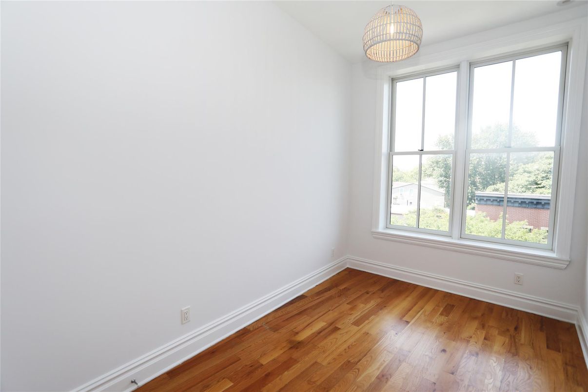 Empty room, Interior, Pendant Lights, Wood Texture Flooring