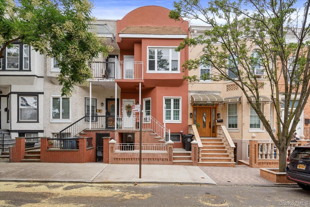 Exterior, Facade, Brick Facade, Rowhouse