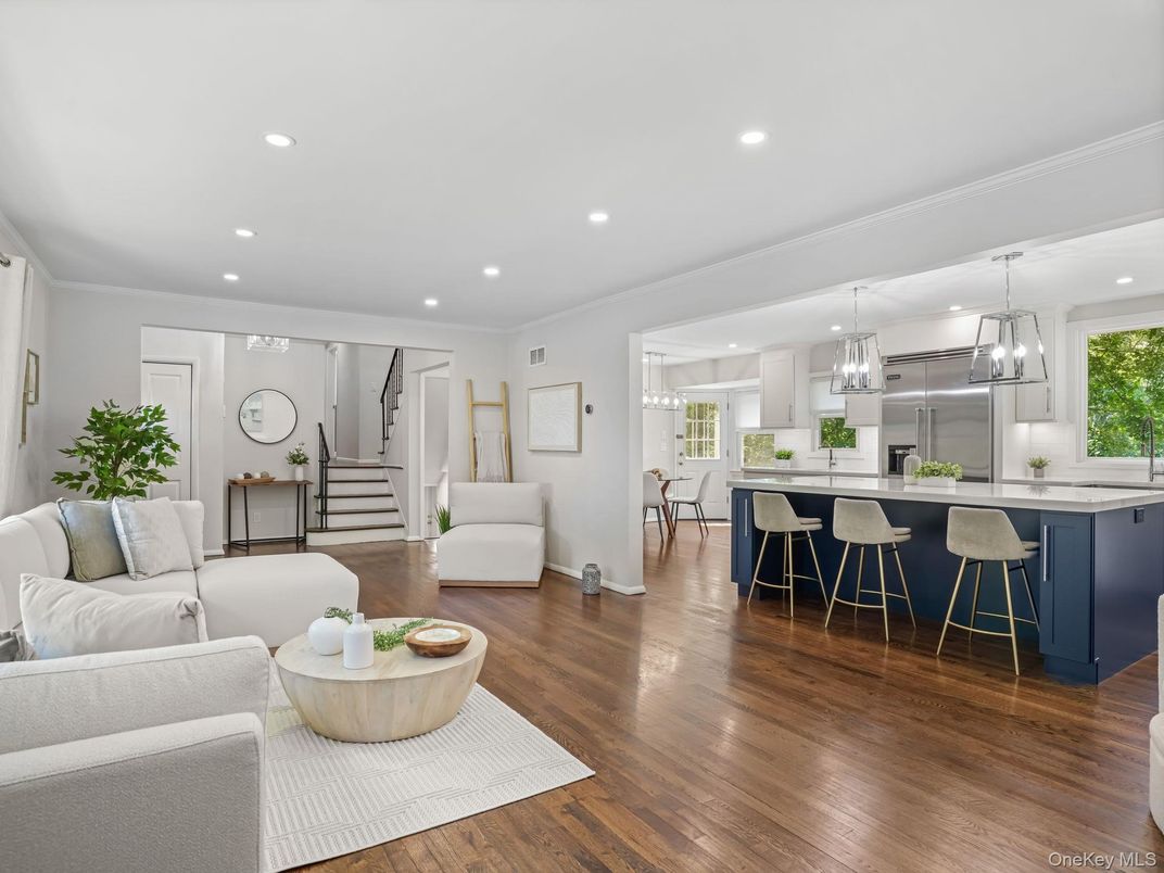 Interior, Kitchen, Living room, Pendant Lights, Recessed Lighting, Wood Texture Flooring
