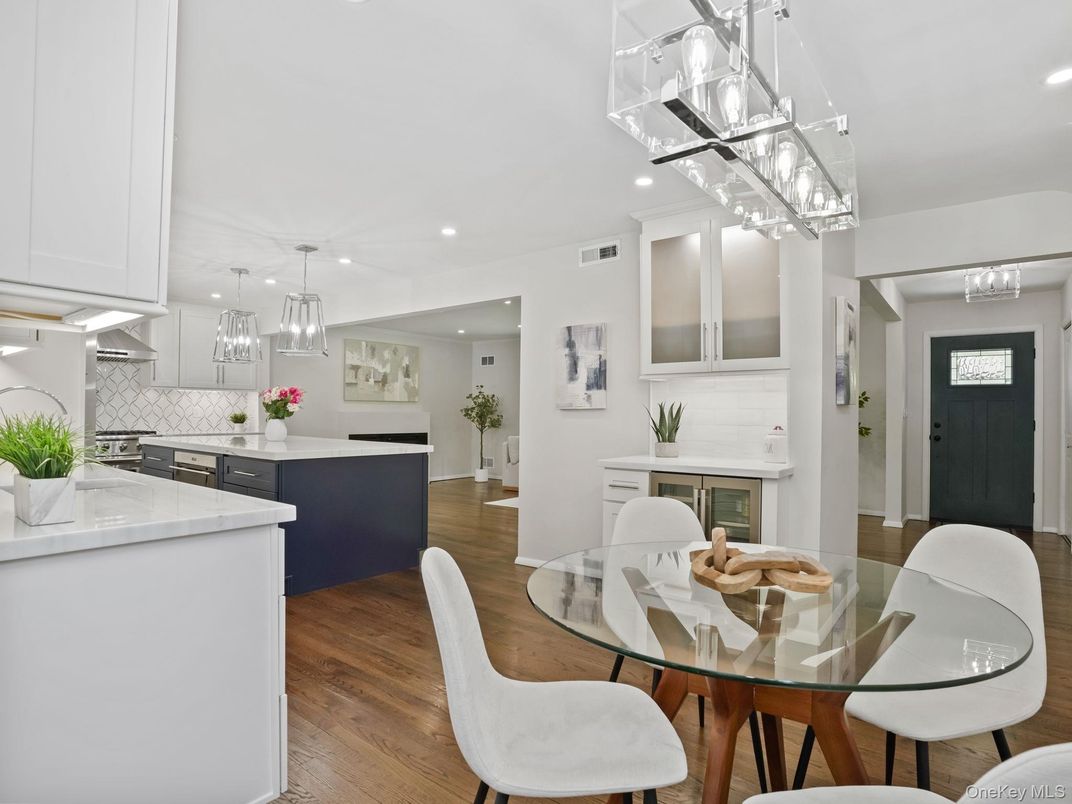 Dining room, Interior, Kitchen, Pendant Lights, Recessed Lighting, Wood Texture Flooring