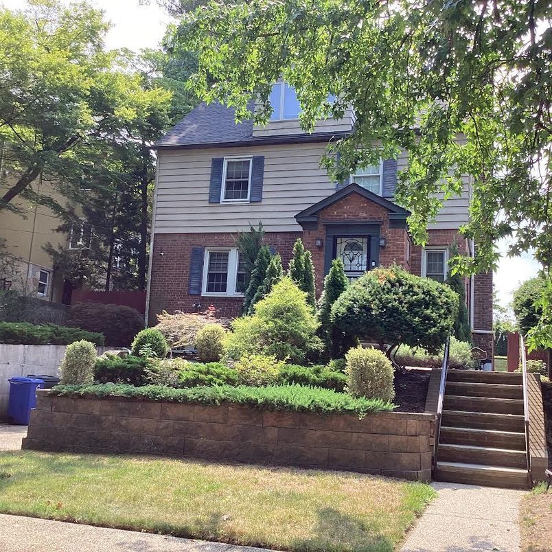 Exterior, Facade, Brick Facade, American Foursquare