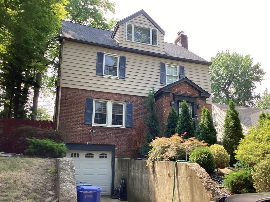 Attached, Exterior, Facade, Brick Facade, Georgian