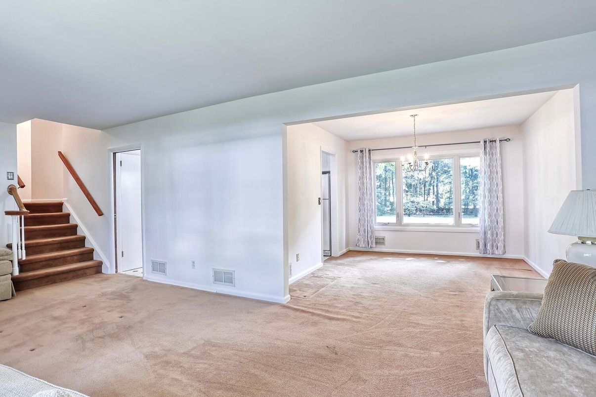 Chandelier, Empty room, Interior