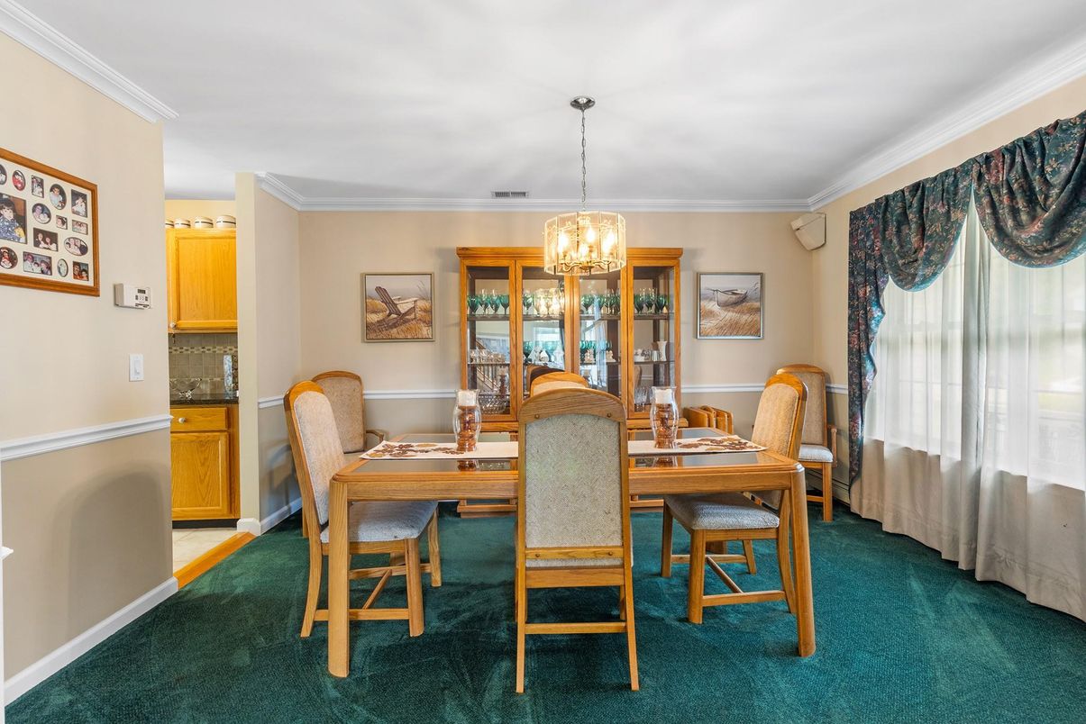 Chandelier, Dining room, Interior