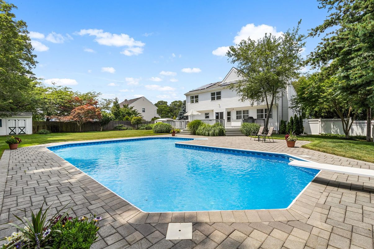 Exterior, Pool