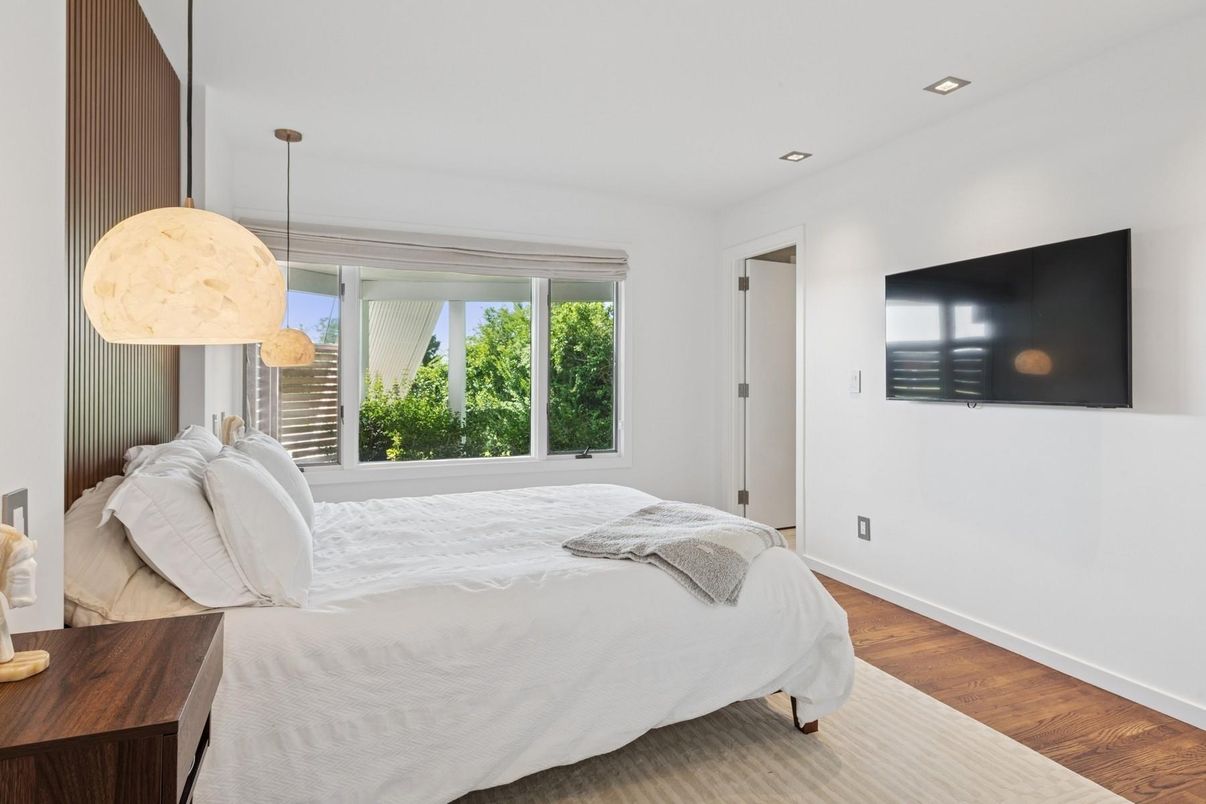 Bedroom, Interior, Pendant Lights, Recessed Lighting, Wood Texture Flooring